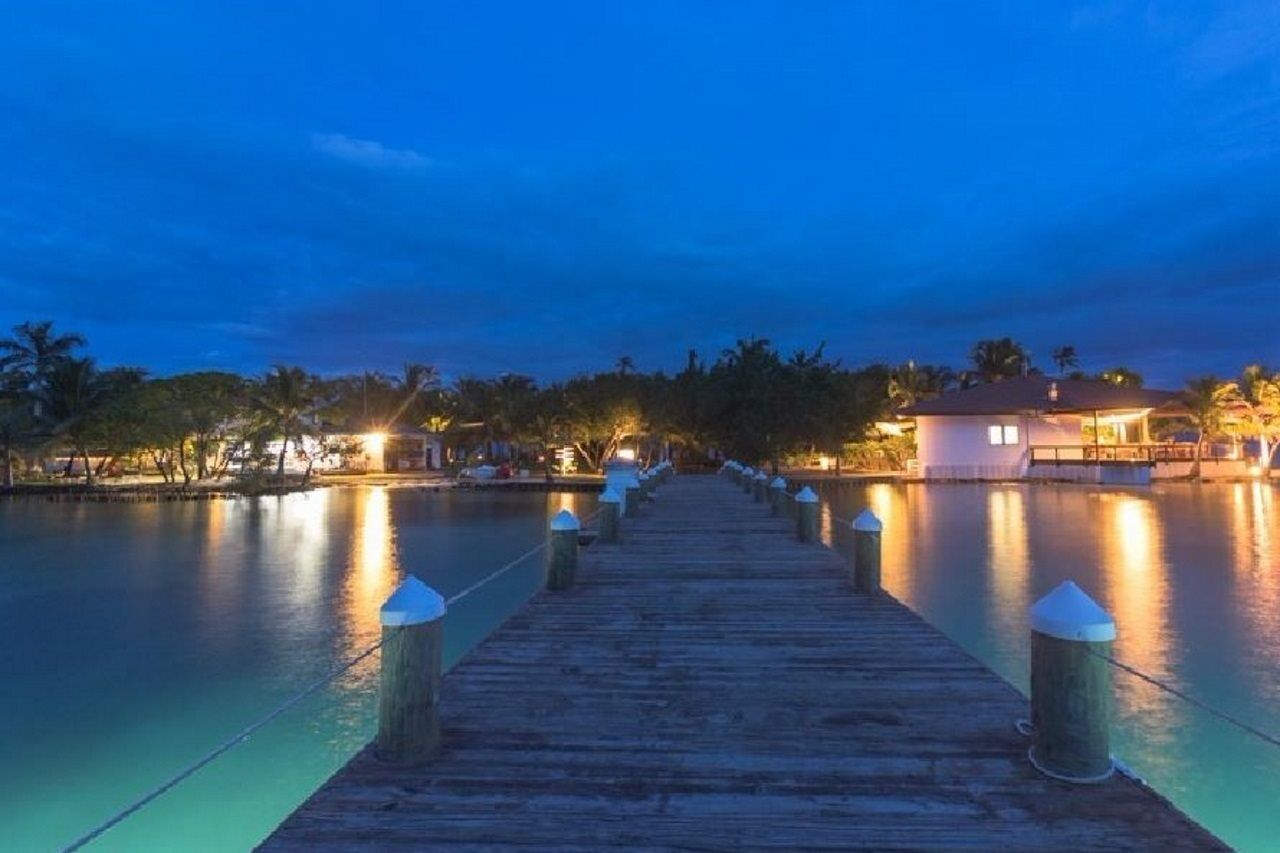 Hatchet Caye Island Resort (Adults Only) Placencia Экстерьер фото